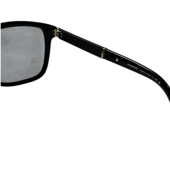 Burberry sunglasses BE4181
